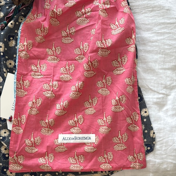 Alix of Bohemia Artemis Top - Picture 7 of 9